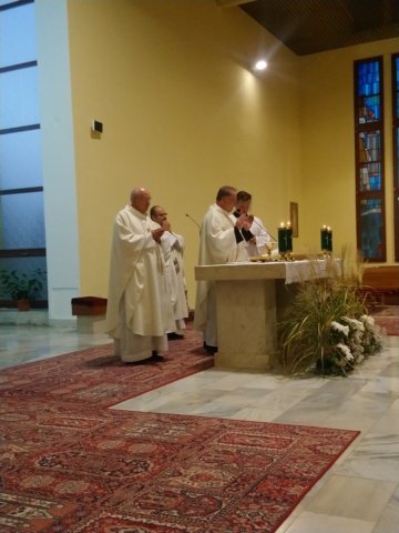 demio32.jpg
